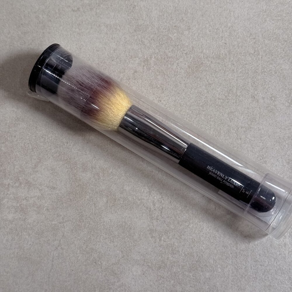 IT Cosmetics Heavenly Luxe Complexion Perfection Brush #7 New
